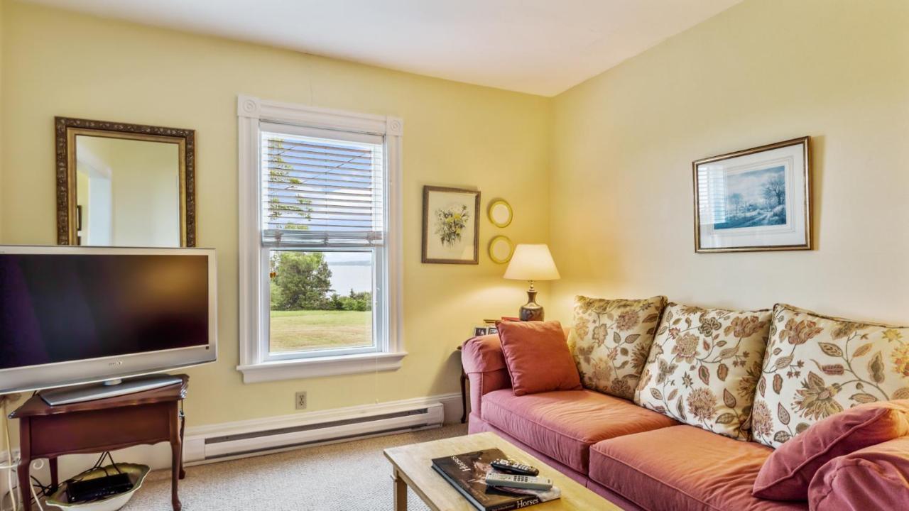 Bayview Pines Country Inn B&B マホン・ベイ エクステリア 写真