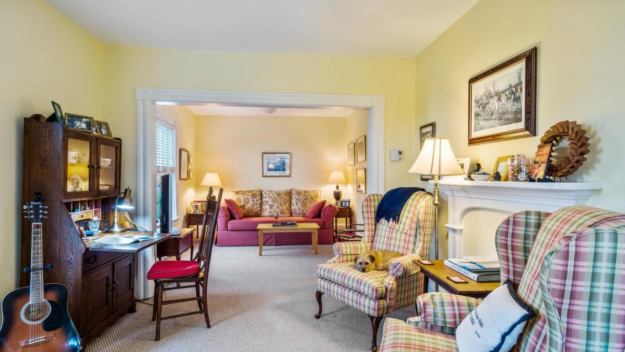 Bayview Pines Country Inn B&B マホン・ベイ エクステリア 写真
