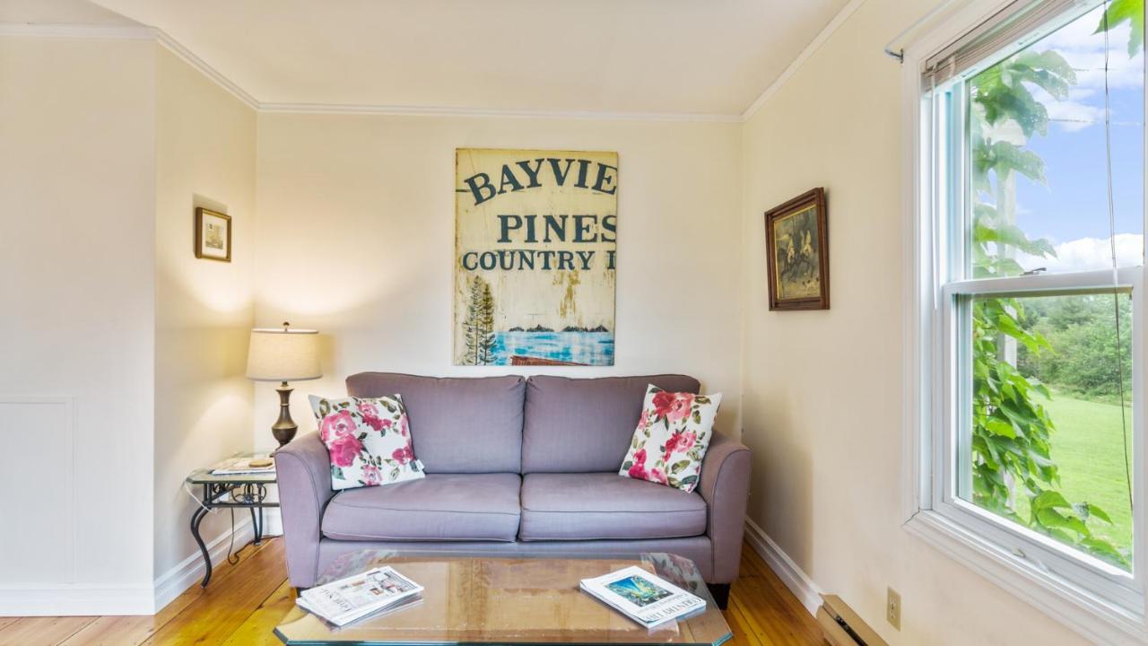 Bayview Pines Country Inn B&B マホン・ベイ エクステリア 写真