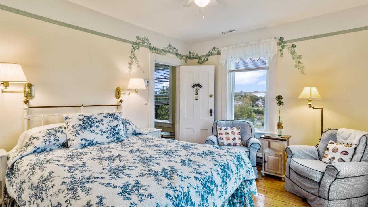 Bayview Pines Country Inn B&B マホン・ベイ エクステリア 写真