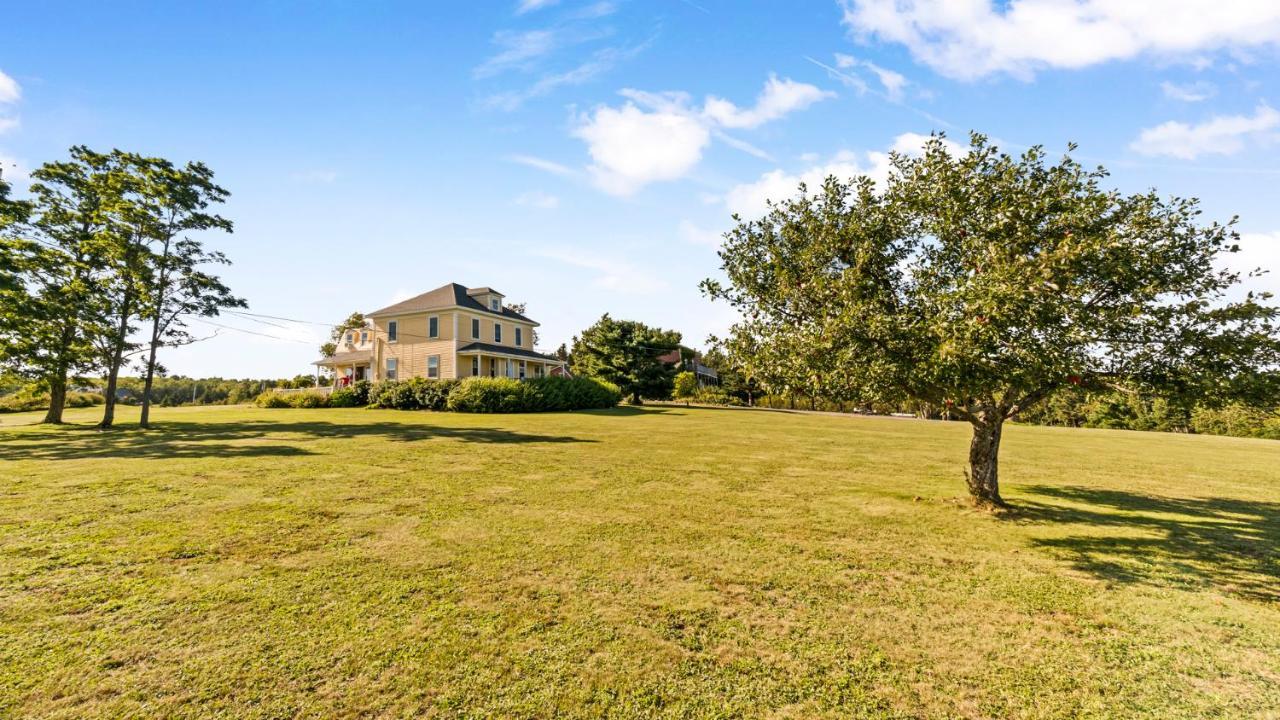 Bayview Pines Country Inn B&B マホン・ベイ エクステリア 写真