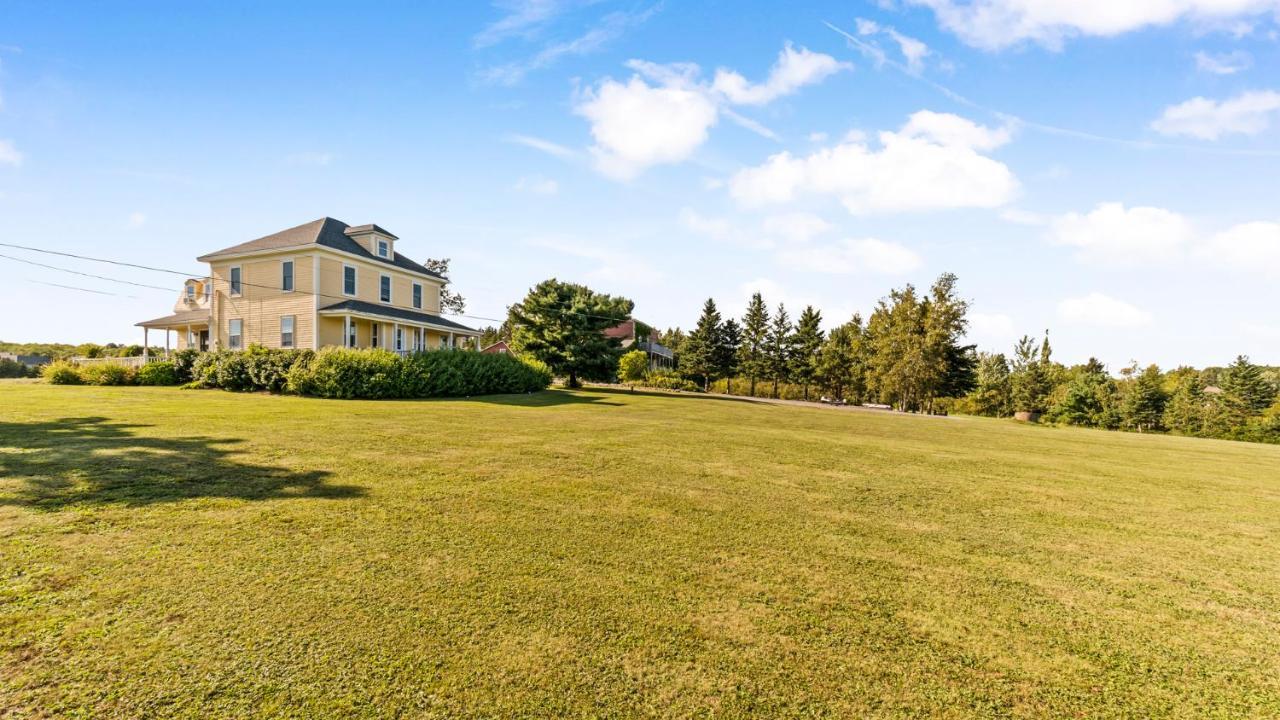 Bayview Pines Country Inn B&B マホン・ベイ エクステリア 写真