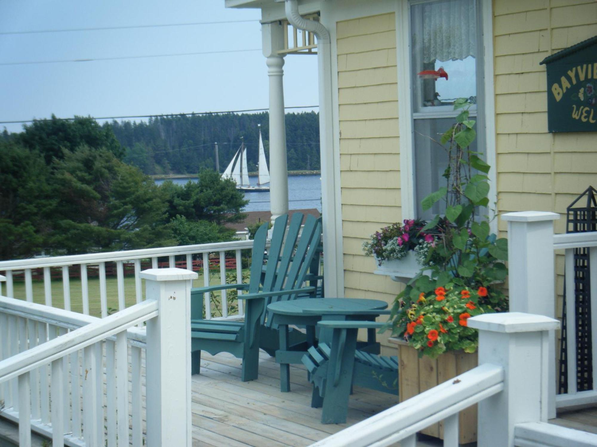 Bayview Pines Country Inn B&B マホン・ベイ エクステリア 写真