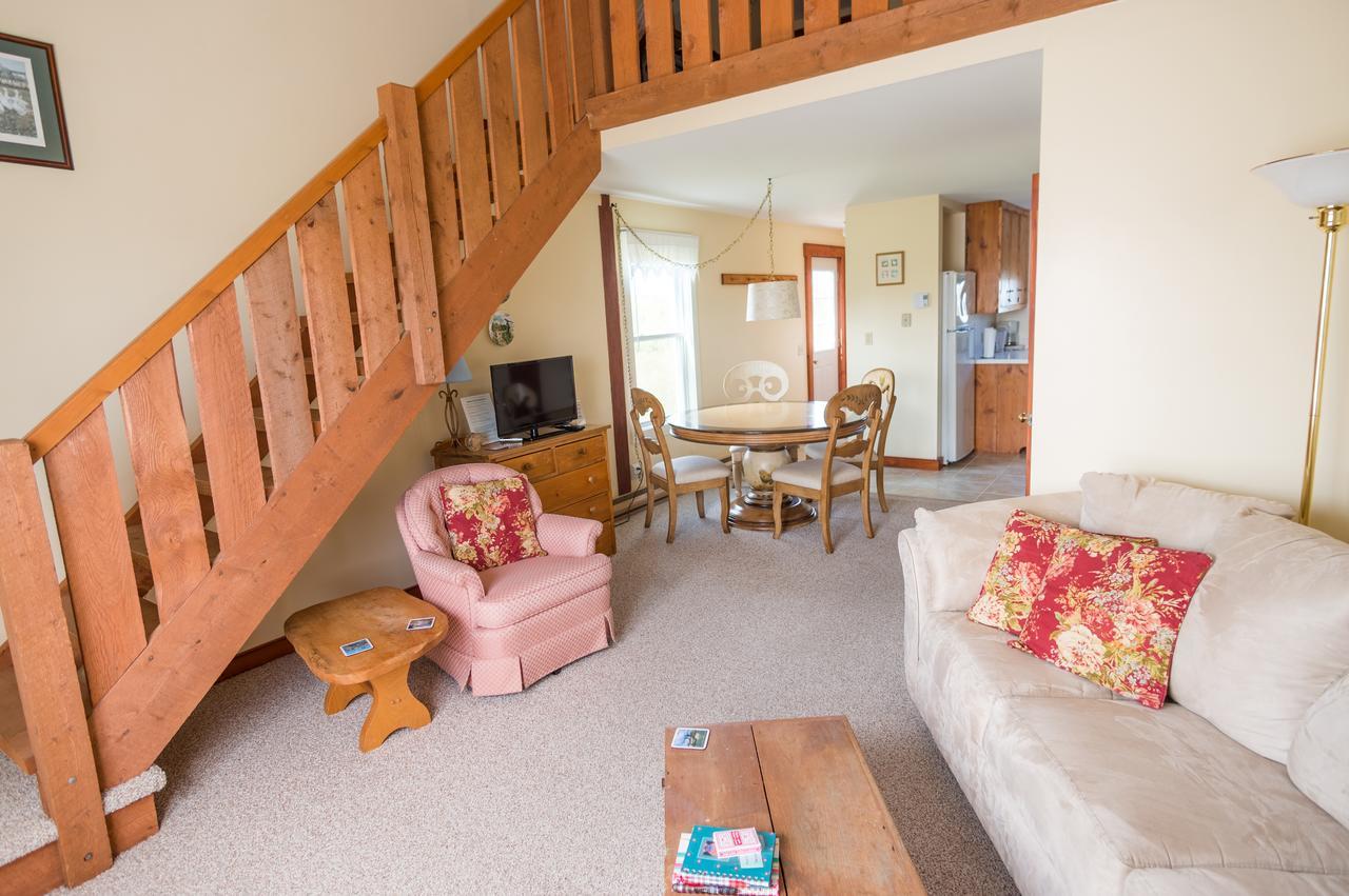 Bayview Pines Country Inn B&B マホン・ベイ エクステリア 写真